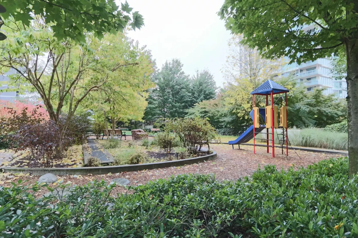 Fitness Center Photo Near 2202 2200 Douglas Road, Burnaby, BC