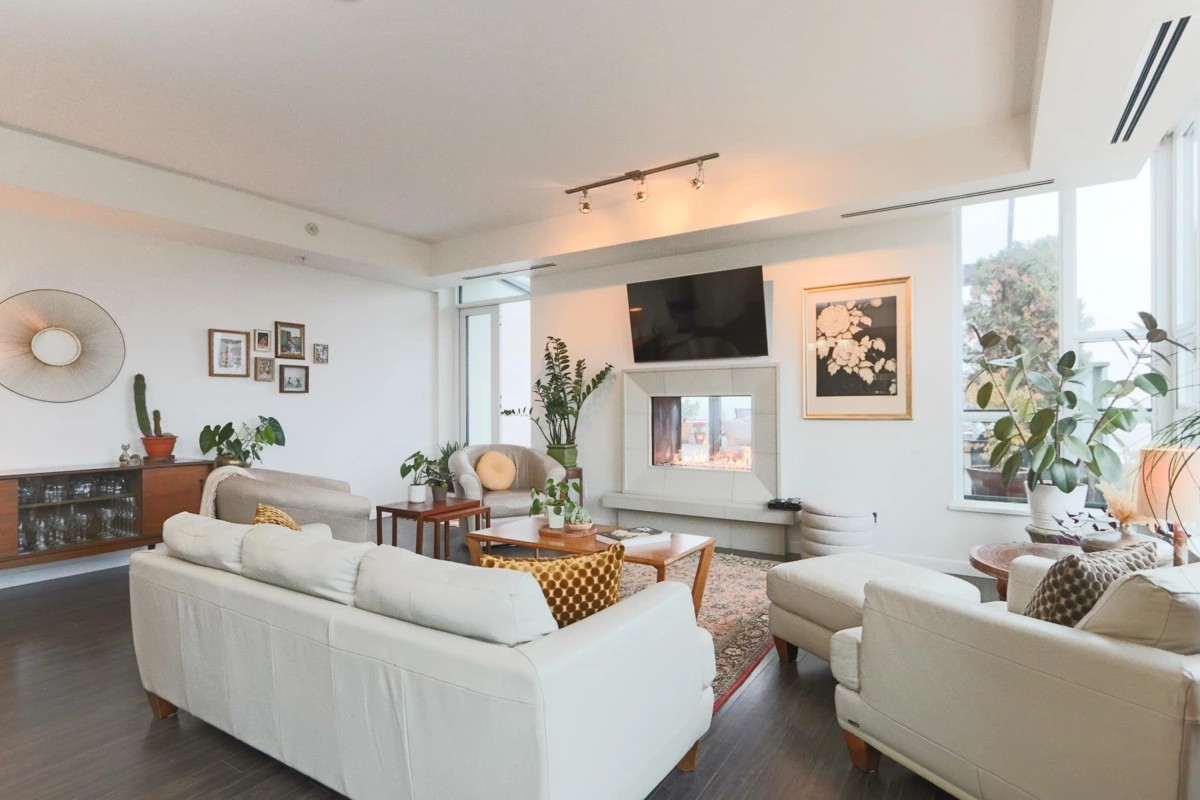 Kitchen Photo of 2202 2200 Douglas Road, Burnaby, BC
