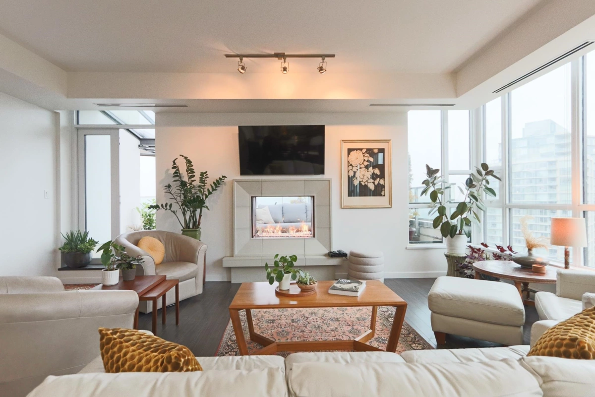 Living Room Photo of 2202 2200 Douglas Road, Burnaby, BC