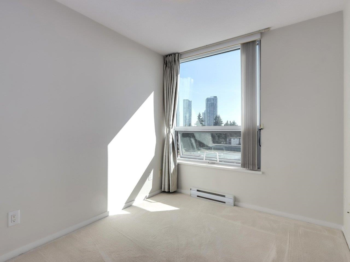 Staircase Photo of 802 6658 Dow Avenue, Burnaby, BC