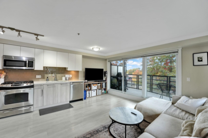 Dining Area Photo of 309 857 W 15th Street, North Vancouver, BC