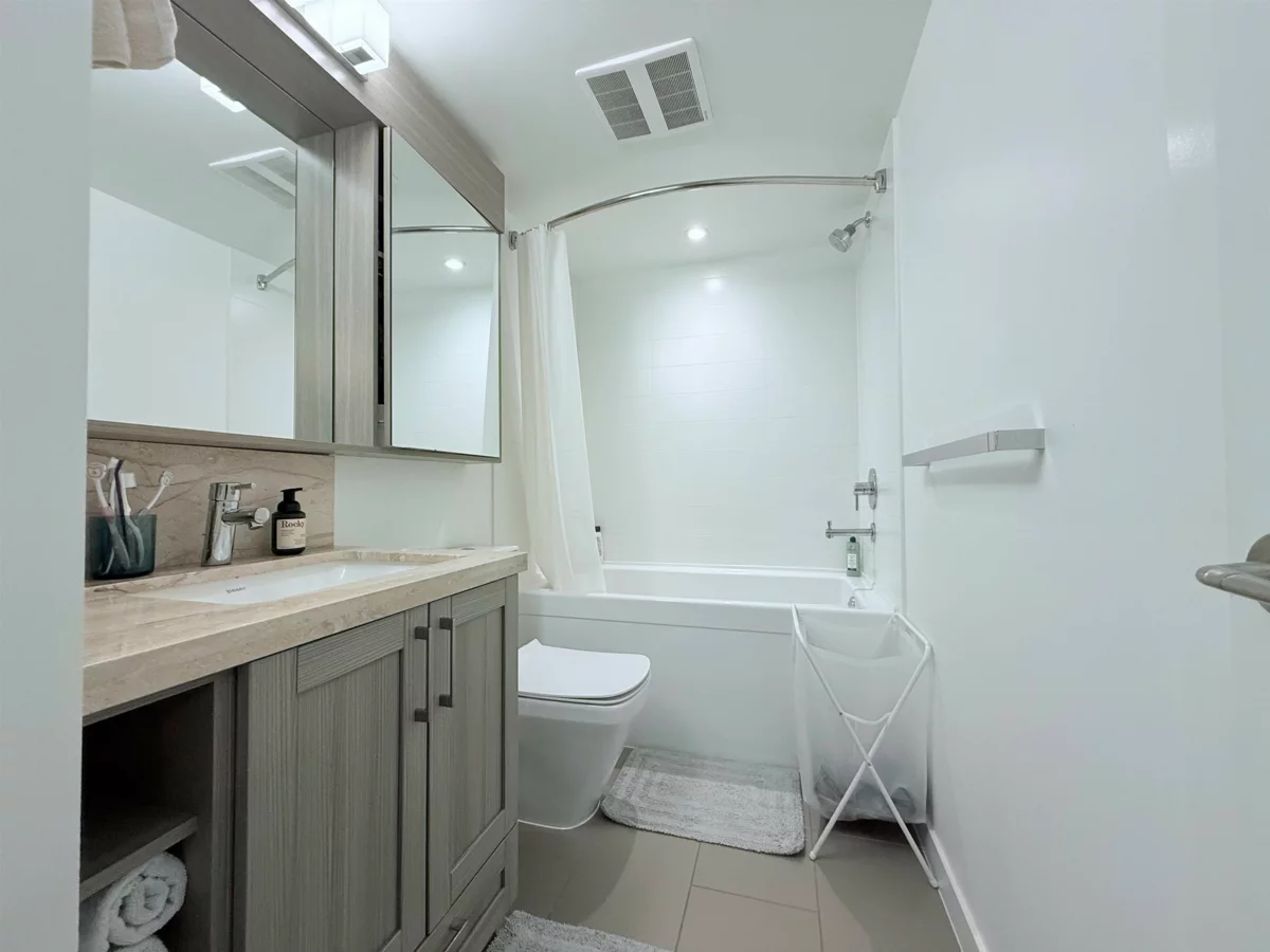 Primary Bathroom Photo of 2101 5470 Ormidale Street, Vancouver, BC