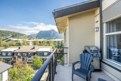 521 1211 Village Green Way, Squamish, BC, Squamish — Apartment/Condo for sale