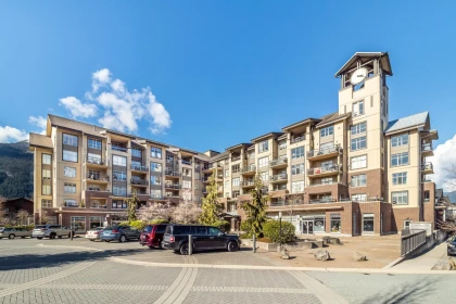 521 1211 Village Green Way, Squamish, BC, Squamish — Apartment/Condo for sale
