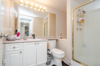 Hallway Photo of 306 15241 18 Avenue, Surrey, BC