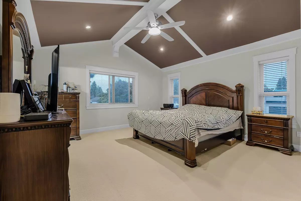 Entry Foyer Photo of 11923 92 Avenue, Delta, BC