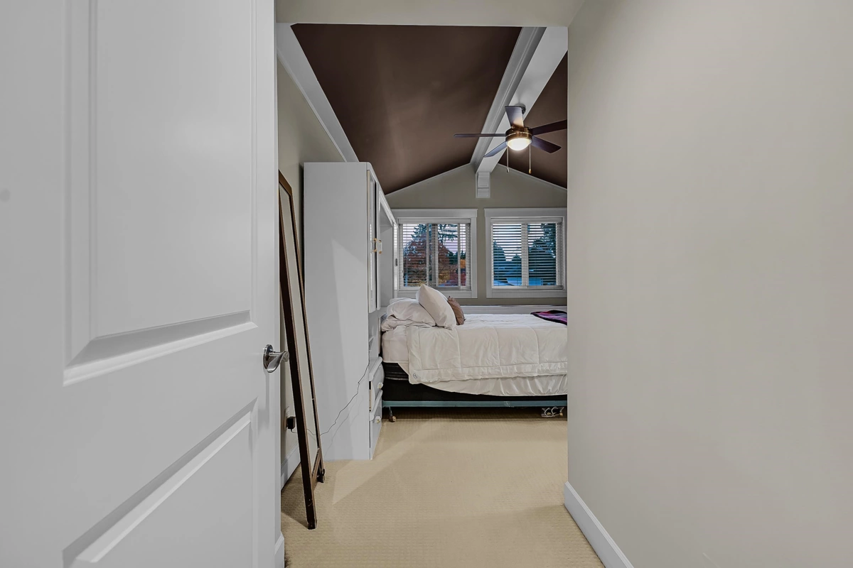 Guest Bathroom Photo of 11923 92 Avenue, Delta, BC