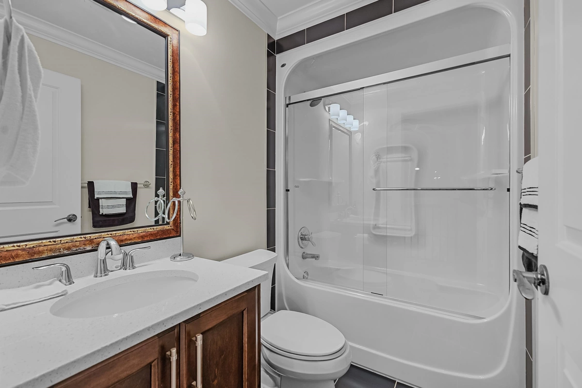 Hallway Photo of 11923 92 Avenue, Delta, BC