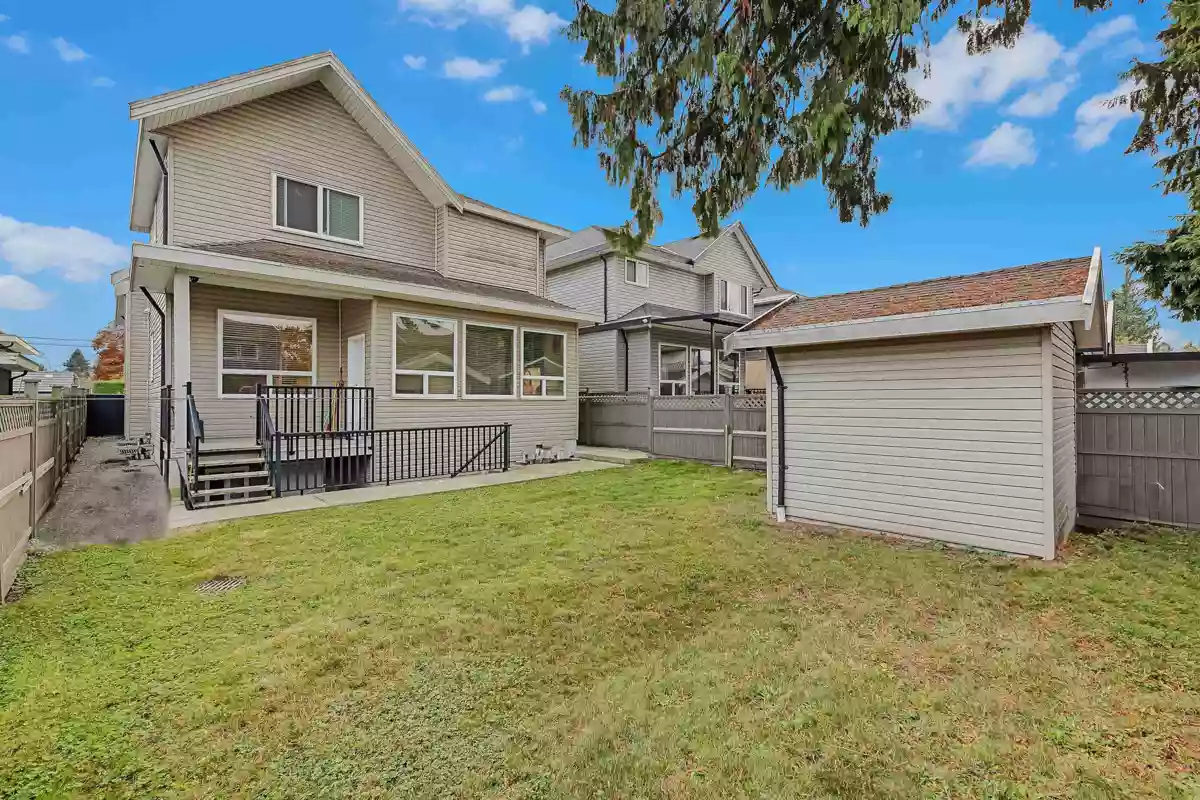 Outdoor Deck Photo of 11923 92 Avenue, Delta, BC