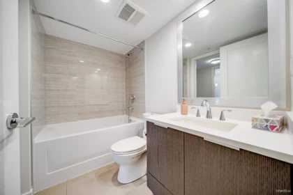 617 8699 Hazelbridge Way, Richmond, BC, Richmond — Apartment/Condo for sale