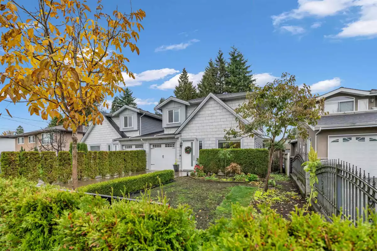 Hot Tub / Spa Photo of 1584 Blaine Avenue, Burnaby, BC