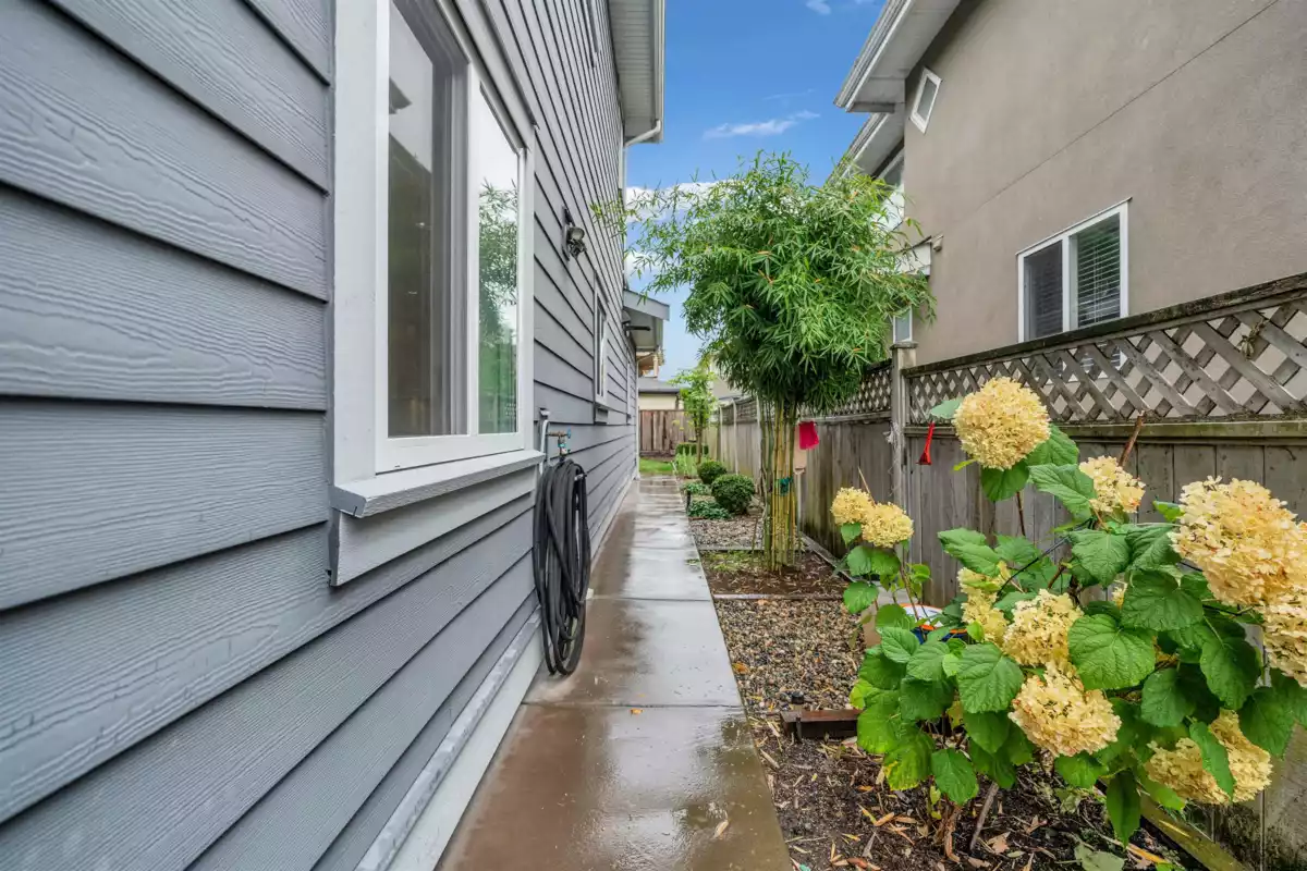 Outdoor Kitchen Photo of 1584 Blaine Avenue, Burnaby, BC