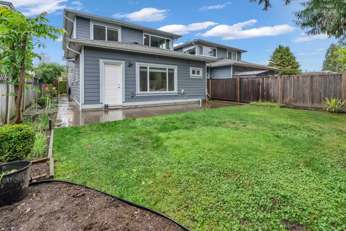 Swimming Pool Photo of 1584 Blaine Avenue, Burnaby, BC