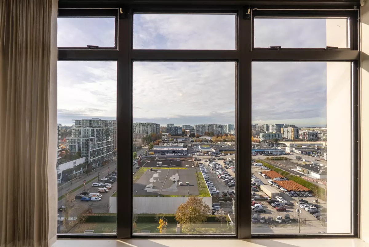 Walk-In Closet Photo of 1702 5811 No. 3 Road, Richmond, BC