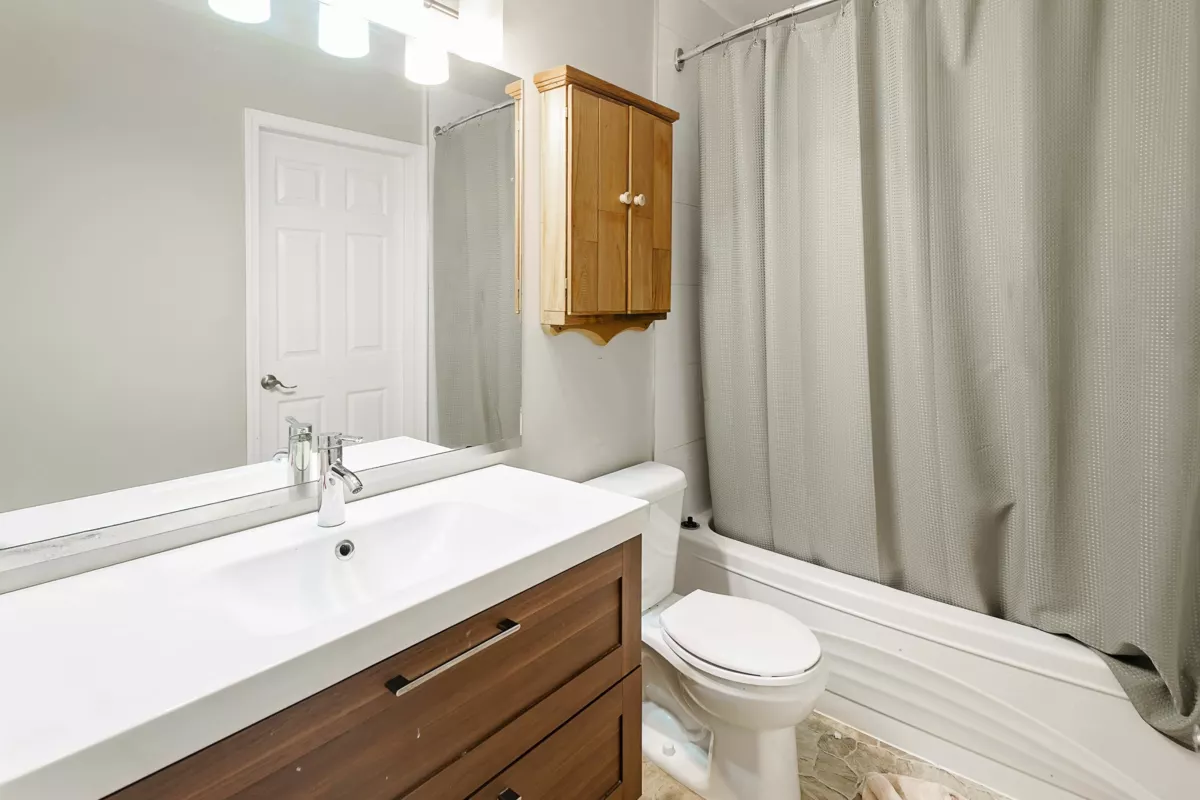 Primary Bathroom Photo of 24 20630 118 Avenue, Maple Ridge, BC