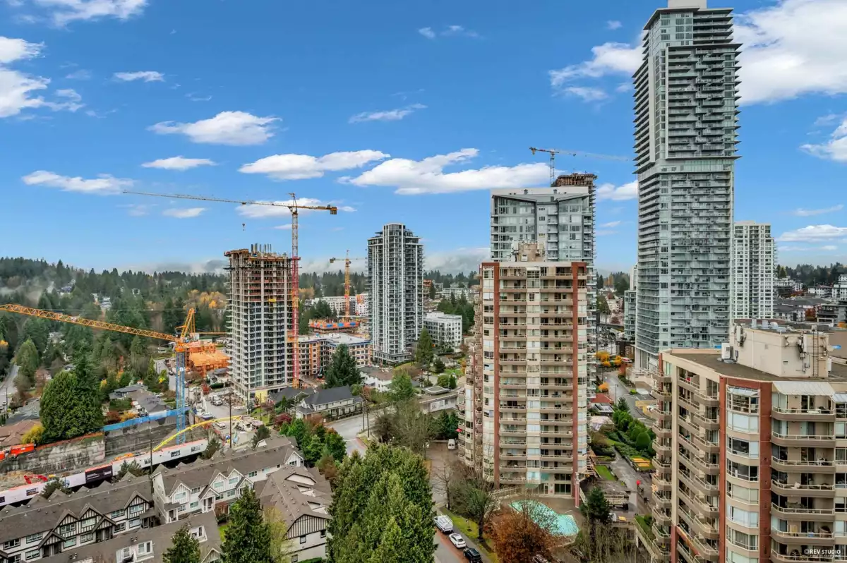 Entry Foyer Photo of 1601 720 Farrow Street, Coquitlam, BC