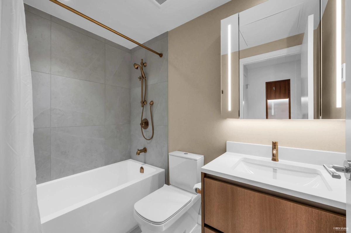 Guest Bathroom Photo of 1601 720 Farrow Street, Coquitlam, BC