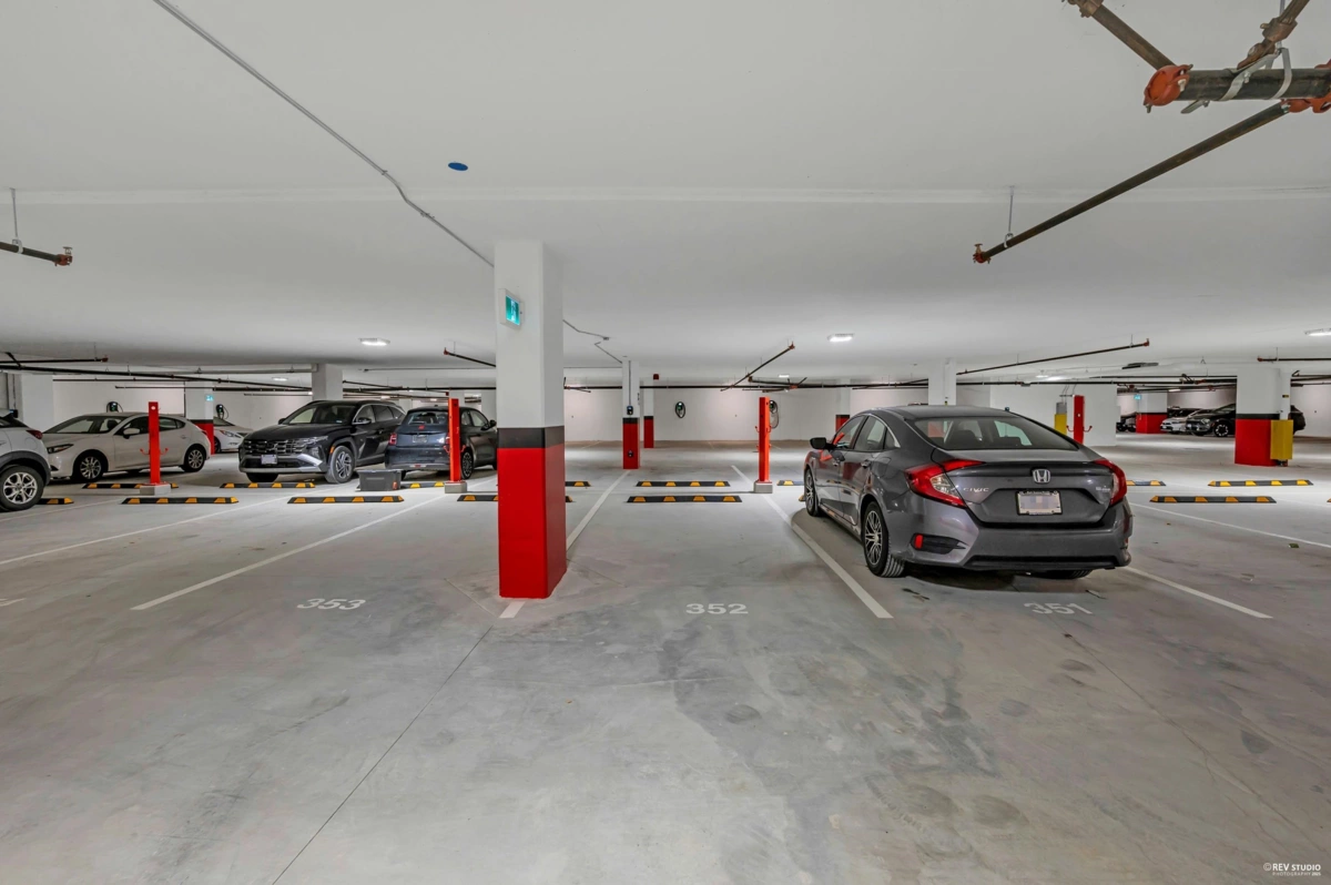 Hallway Photo of 1601 720 Farrow Street, Coquitlam, BC