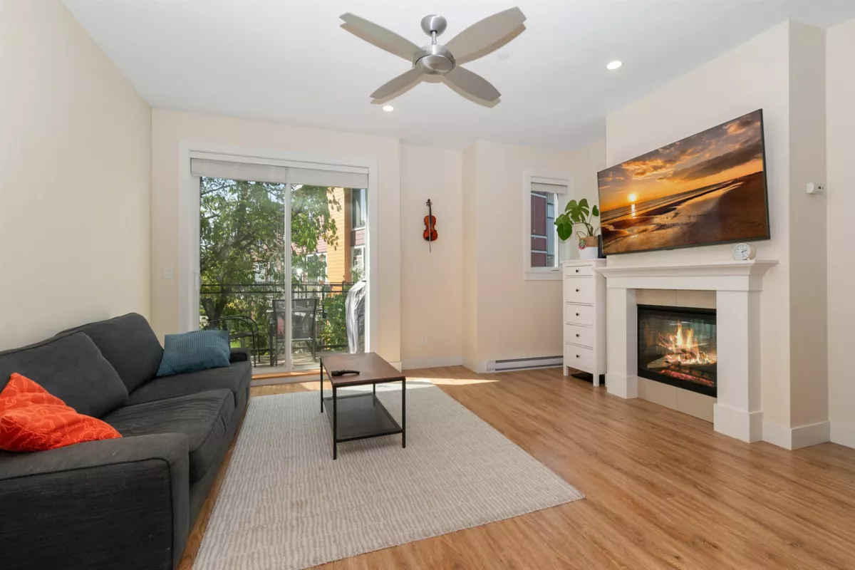 Guest Bathroom Photo of 30 45615 Tamihi Way, Chilliwack, BC