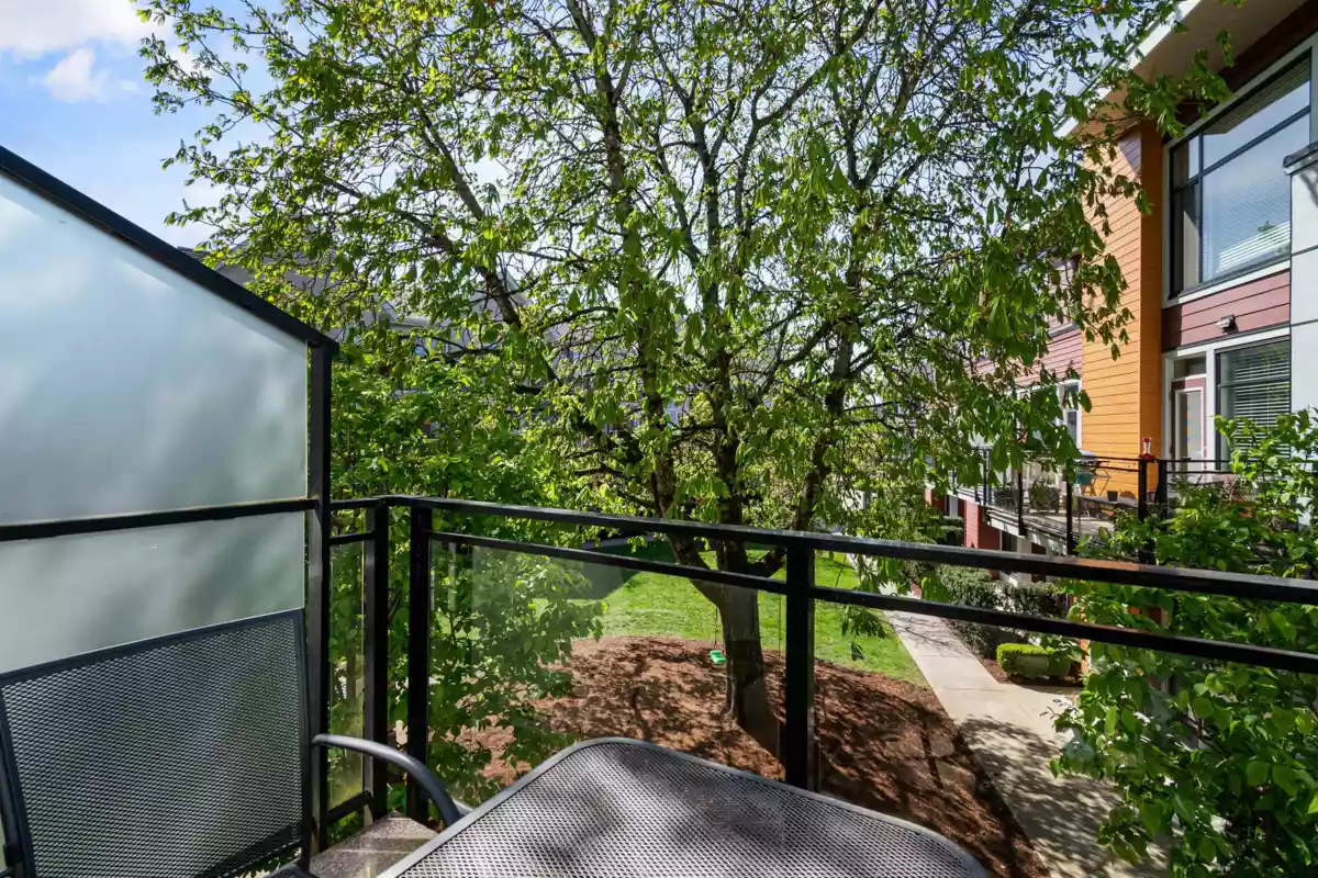 Laundry Room Photo of 30 45615 Tamihi Way, Chilliwack, BC