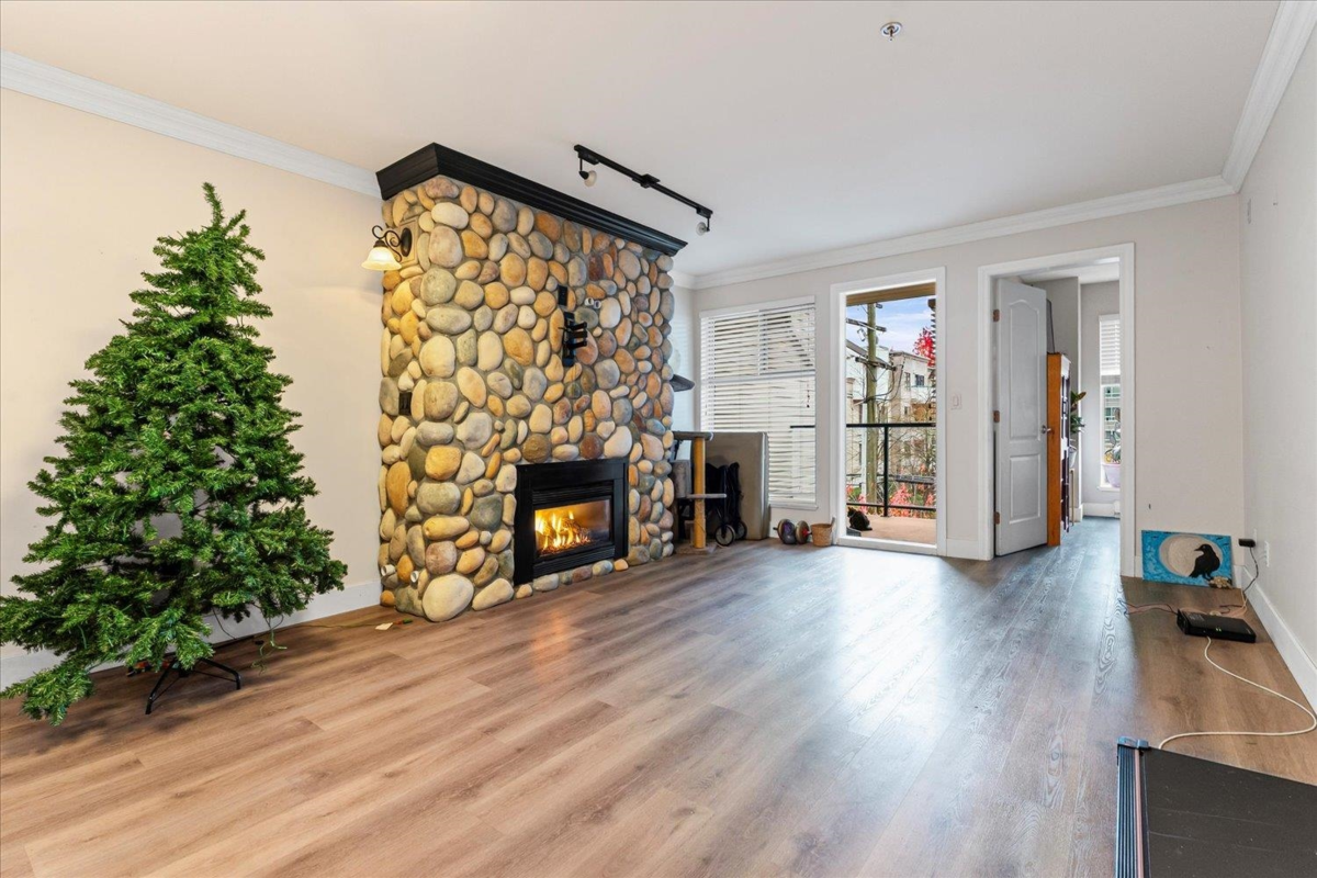 Dining Area Photo of 301 20237 54 Avenue, Langley, BC