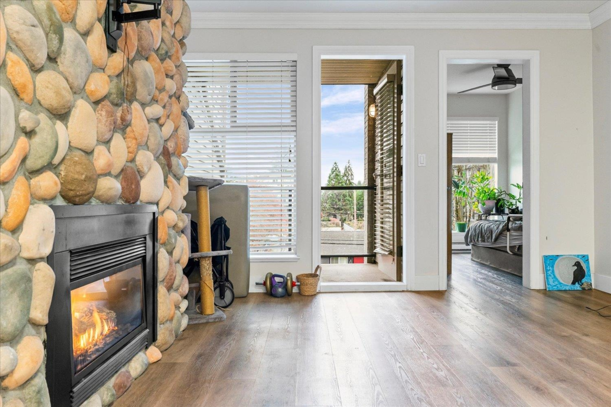 Kitchen Photo of 301 20237 54 Avenue, Langley, BC