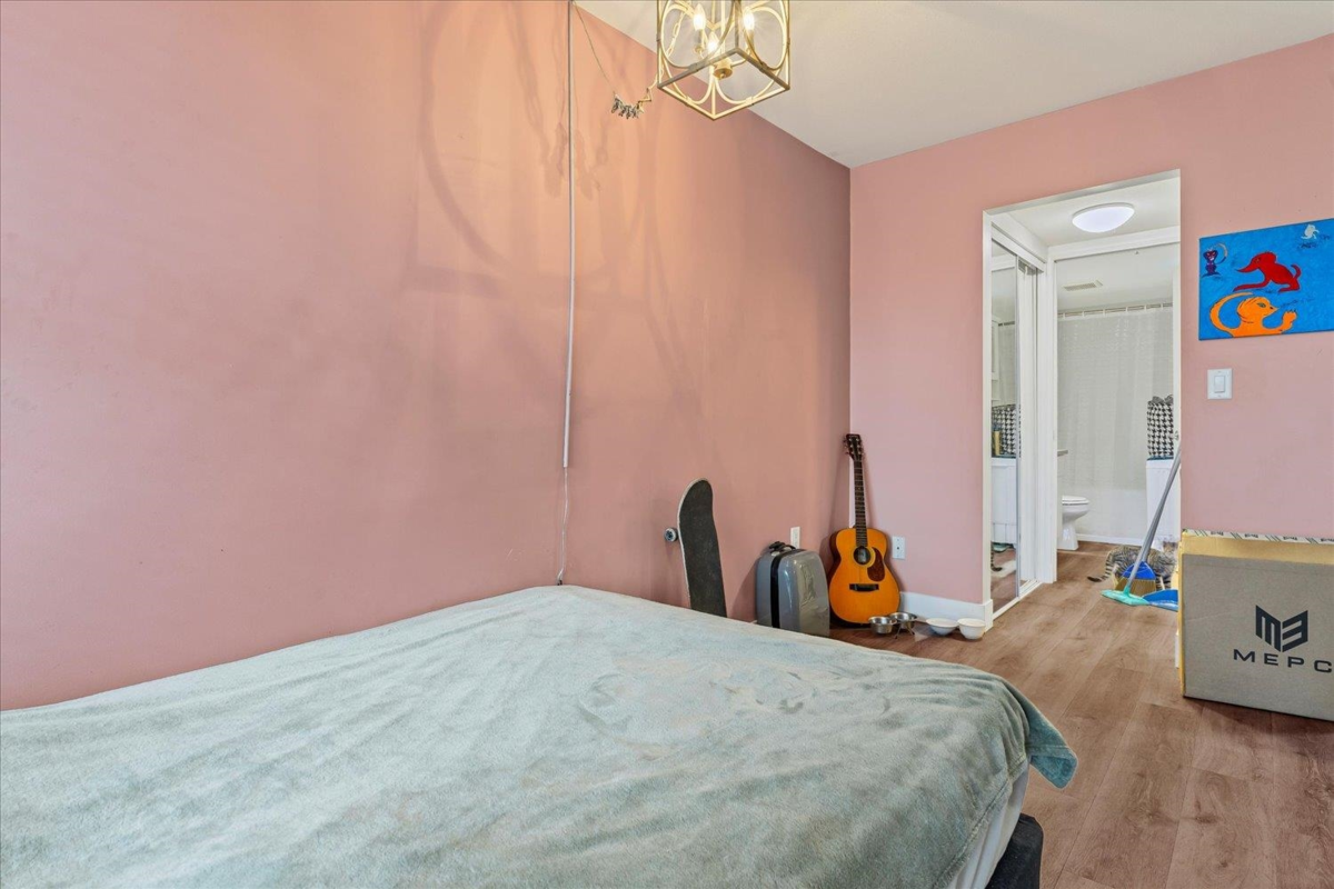 Powder Room Photo of 301 20237 54 Avenue, Langley, BC