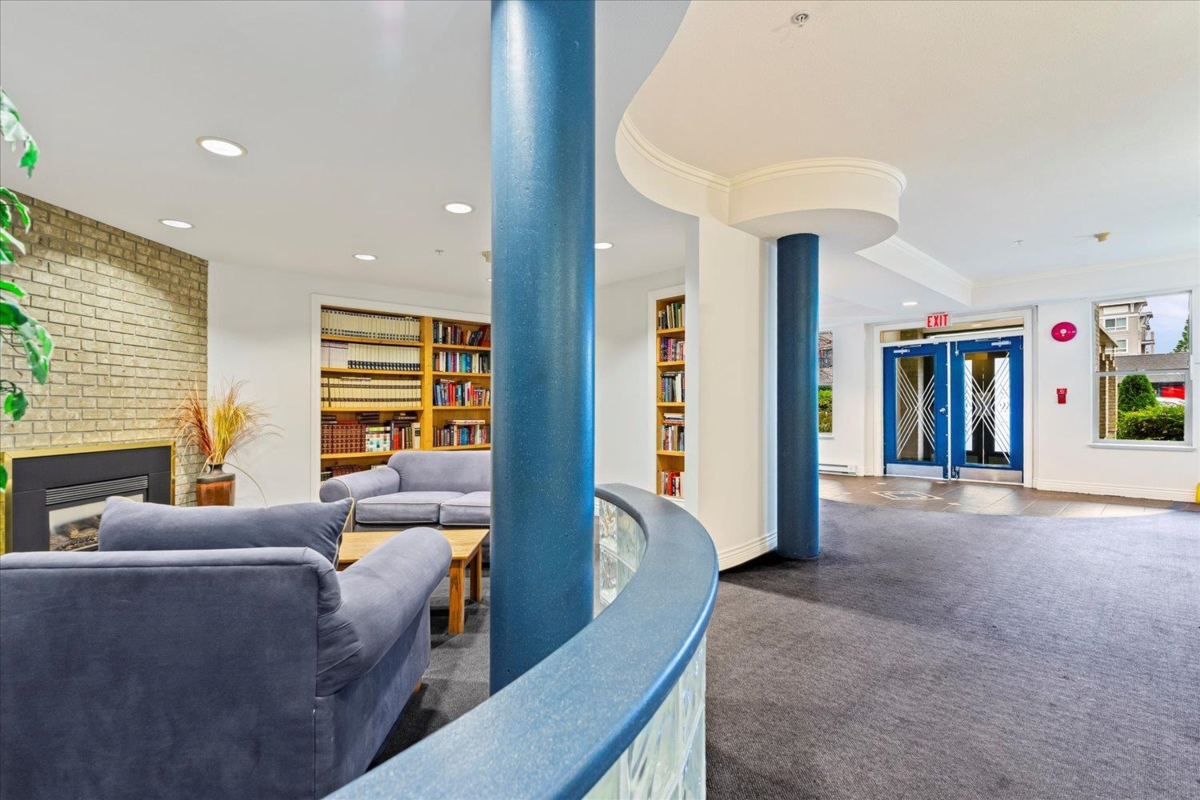 Staircase Photo of 301 20237 54 Avenue, Langley, BC