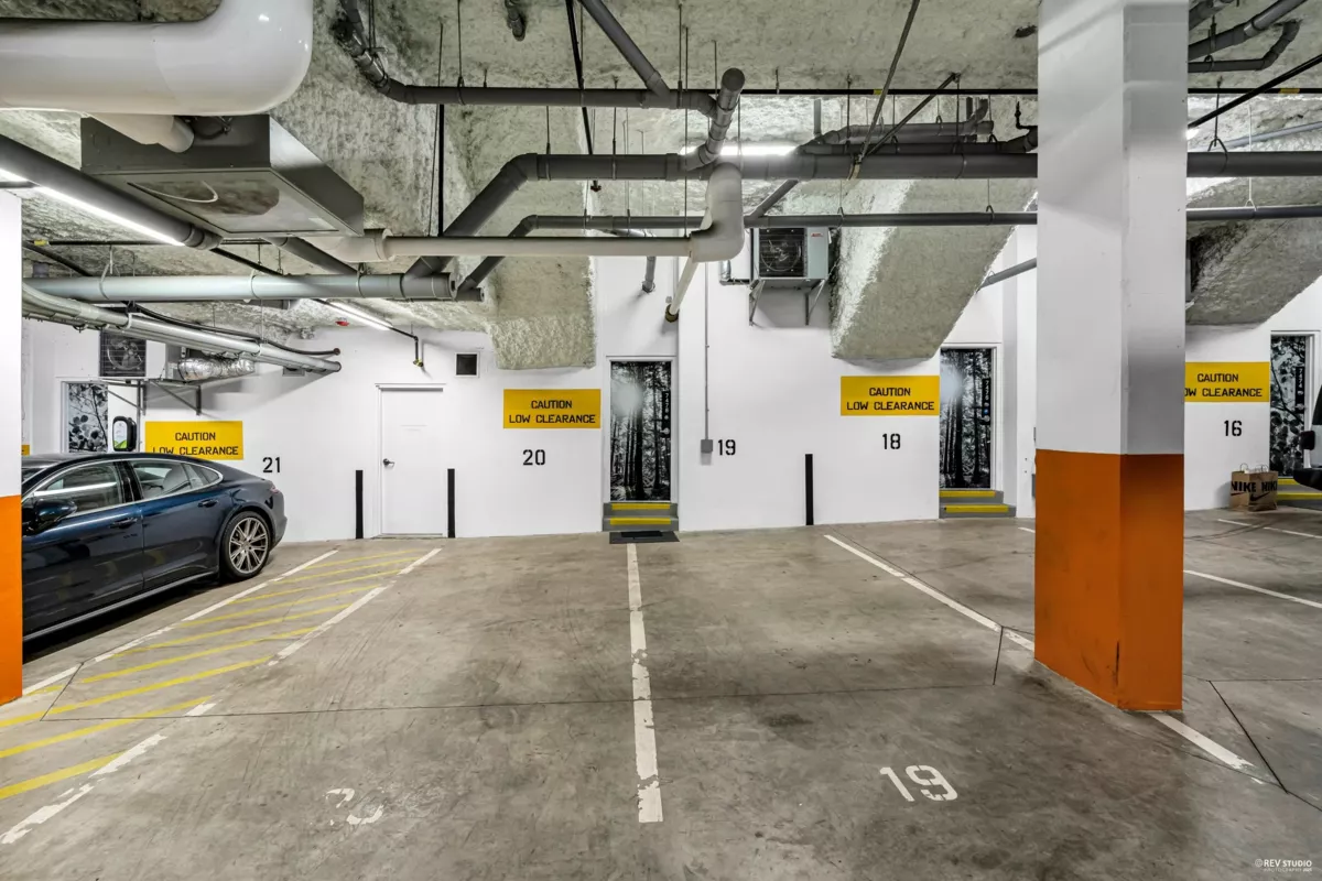 Basement Recreation Room Photo of 7478 Granville Street, Vancouver, BC