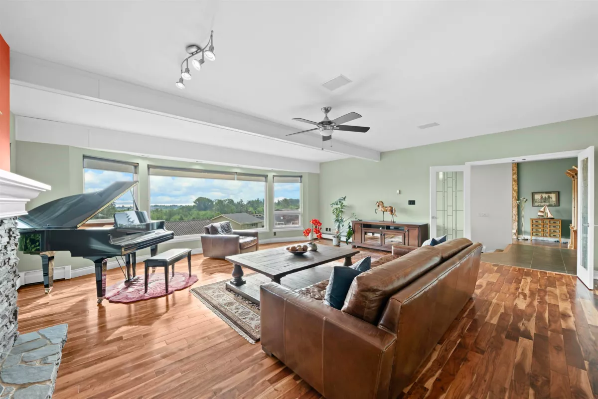 Family Room Photo of 163 Woodland Drive, Tsawwassen, BC