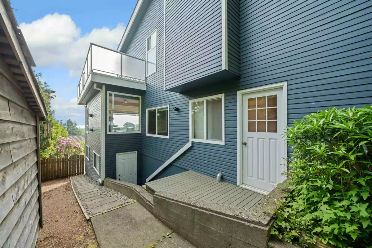 Garage Interior Photo of 163 Woodland Drive, Tsawwassen, BC