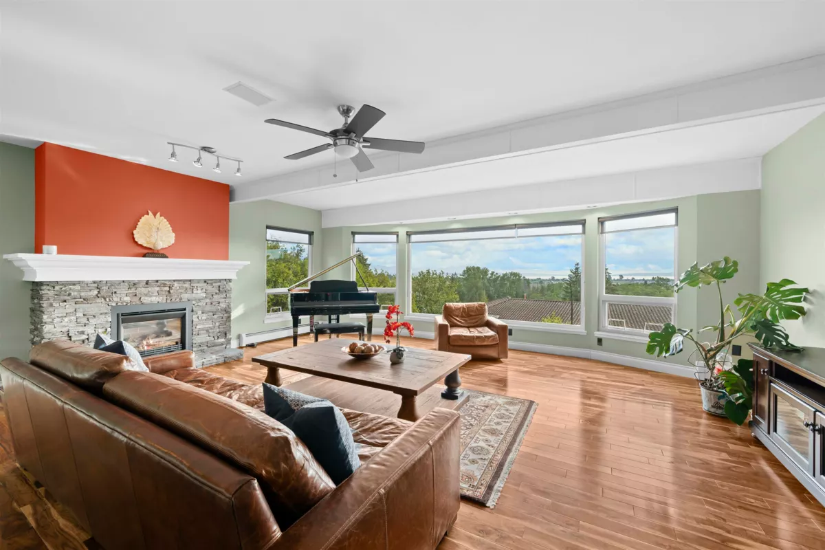 Living Room Photo of 163 Woodland Drive, Tsawwassen, BC