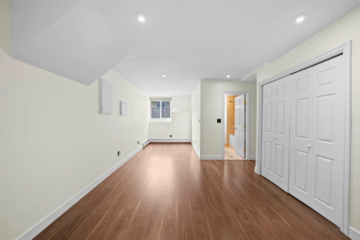 Mudroom Photo of 163 Woodland Drive, Tsawwassen, BC
