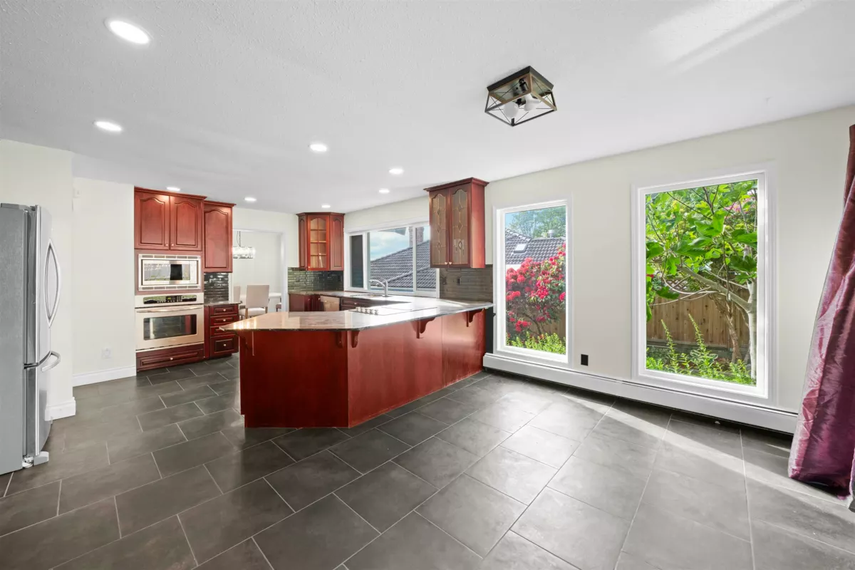 Pantry Photo of 163 Woodland Drive, Tsawwassen, BC