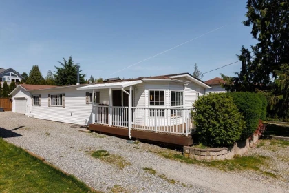 760 Hillcrest Road, Gibsons, BC, Gibsons — Single Family Residence for sale