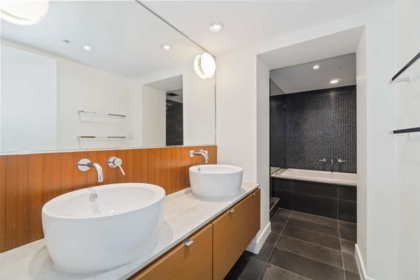 Powder Room Photo of 404 1762 Davie Street, Vancouver, BC