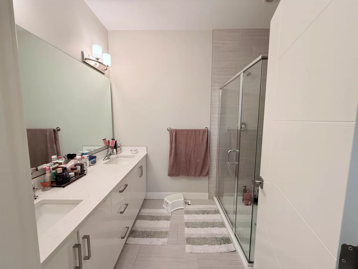 Guest Bathroom Photo of 79 8413 Midtown Way, Chilliwack, BC