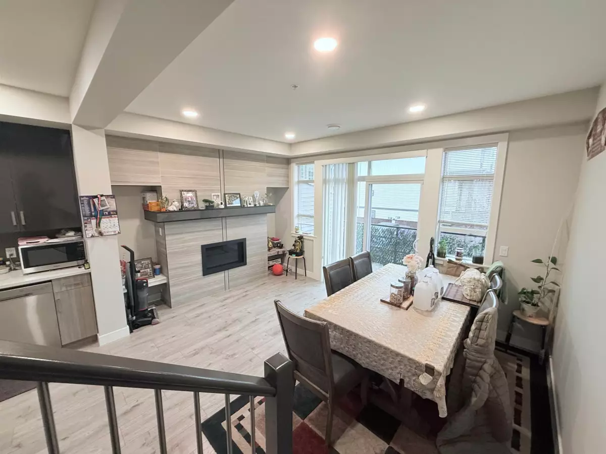 Kitchen Photo of 79 8413 Midtown Way, Chilliwack, BC