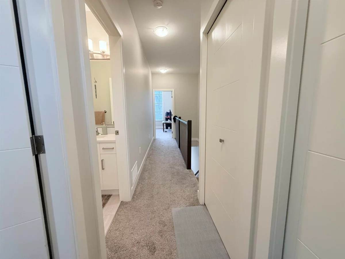 Primary Bathroom Photo of 79 8413 Midtown Way, Chilliwack, BC