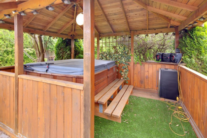 Outdoor Deck Photo of 18851 74 Avenue, Surrey, BC