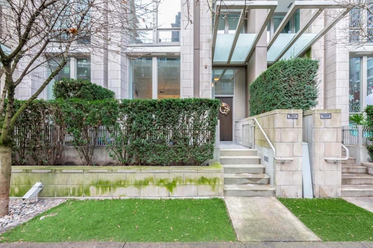 Exterior Front Photo of 1051 Richards Street, Vancouver, BC