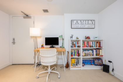 Office / Den Photo of 1051 Richards Street, Vancouver, BC