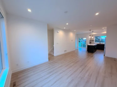 Kitchen Photo of 23 19330 Fairway Drive, Surrey, BC