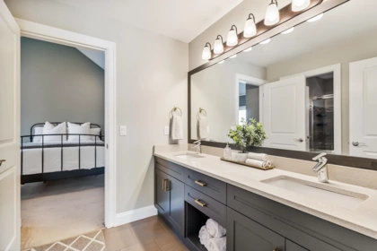 Entry Foyer Photo of 17421 1a Avenue, Surrey, BC
