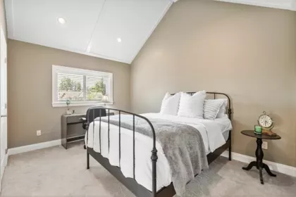 Hallway Photo of 17421 1a Avenue, Surrey, BC