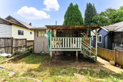 Garden / Landscaping Photo of 4987 Hoy Street, Vancouver, BC