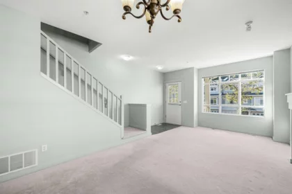 3265 Clermont Mews, Vancouver, BC