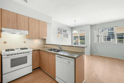 3265 Clermont Mews, Vancouver, BC