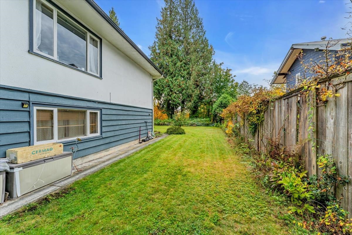 Garage Interior Photo of 360 Keith Road, West Vancouver, BC