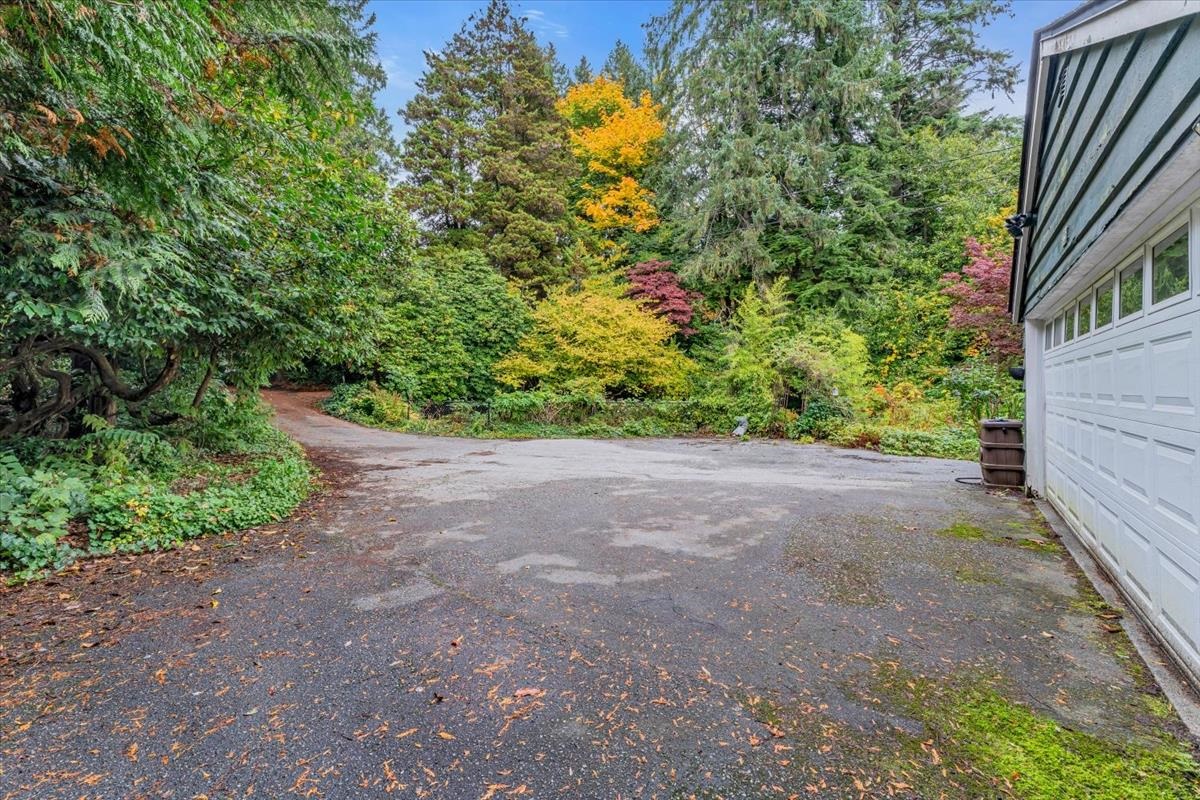 Outdoor Deck Photo of 360 Keith Road, West Vancouver, BC